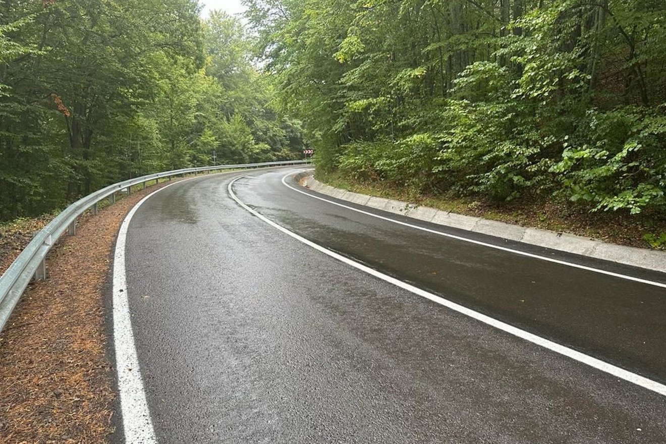 Mintegy ötven kilométer megyei út javítási munkálatai léptek a következő szakaszba