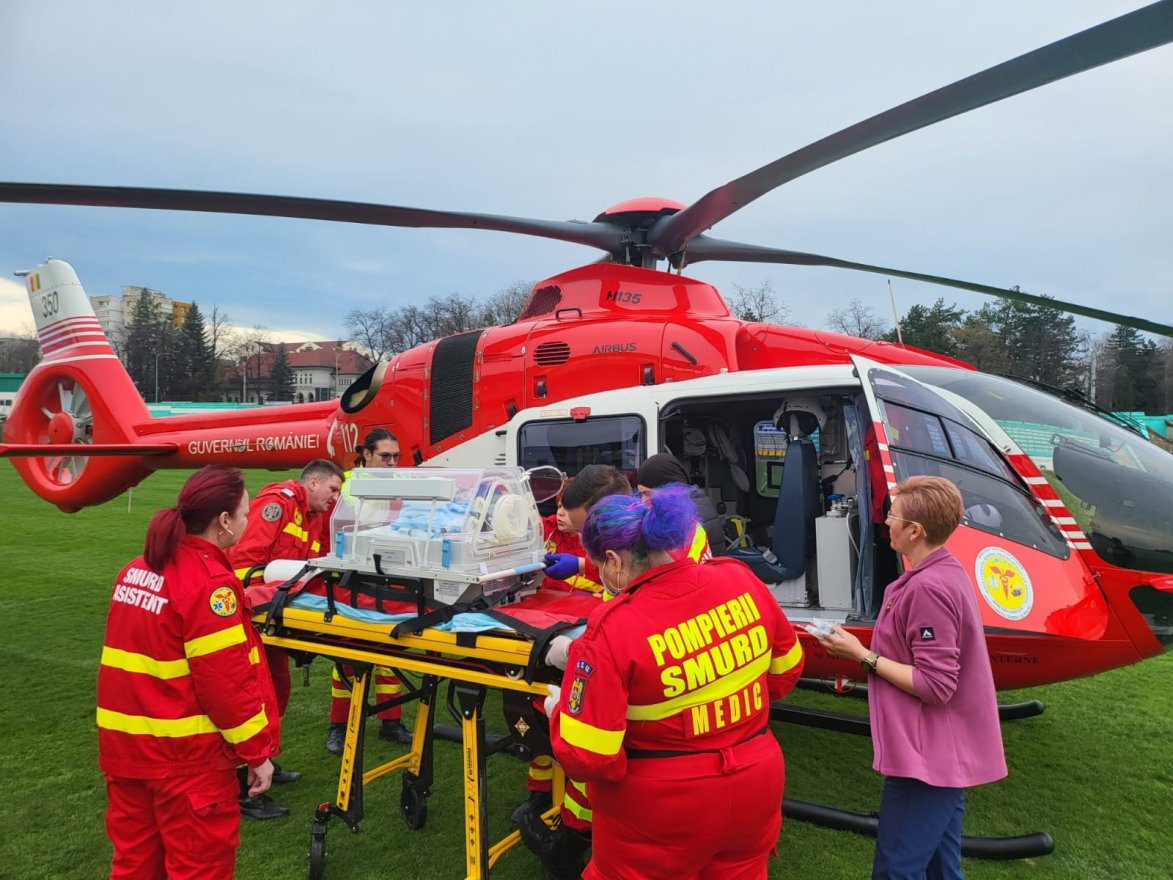 Mentőhelikopter szállított el egy újszülött kisbabát Székelyudvarhelyről