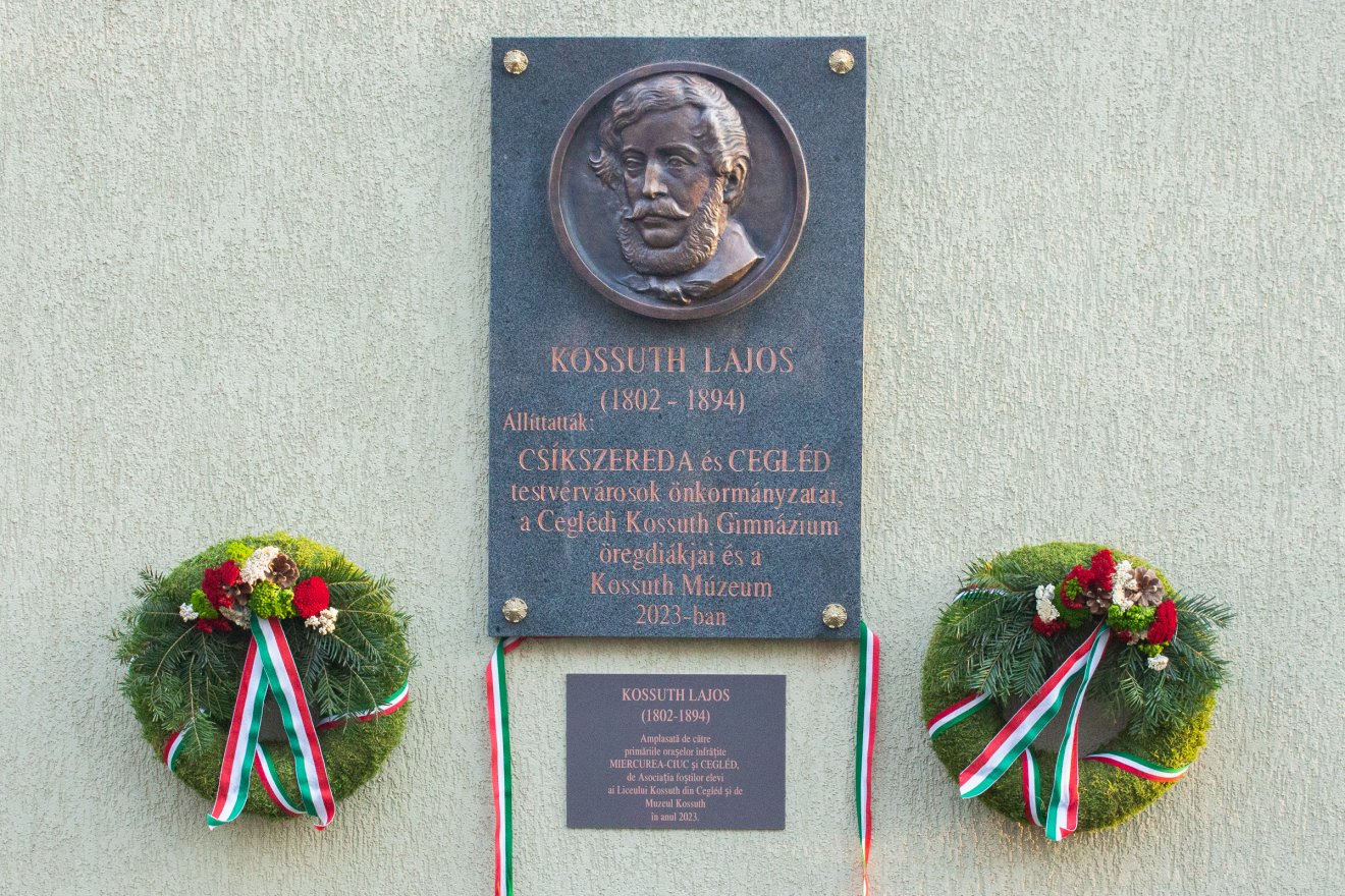 „Győzelem az, ha magyar szó hagyja el ajkunkat” – Kossuth emlékplakettet avattak Csíkszeredában