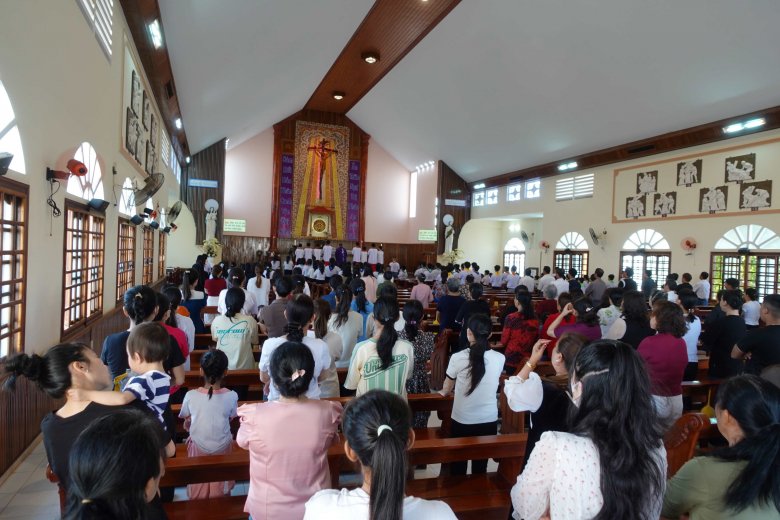 Vietnámból érkező evangelizáció: nálunk is elkelnének a fiatalokkal tele templomok