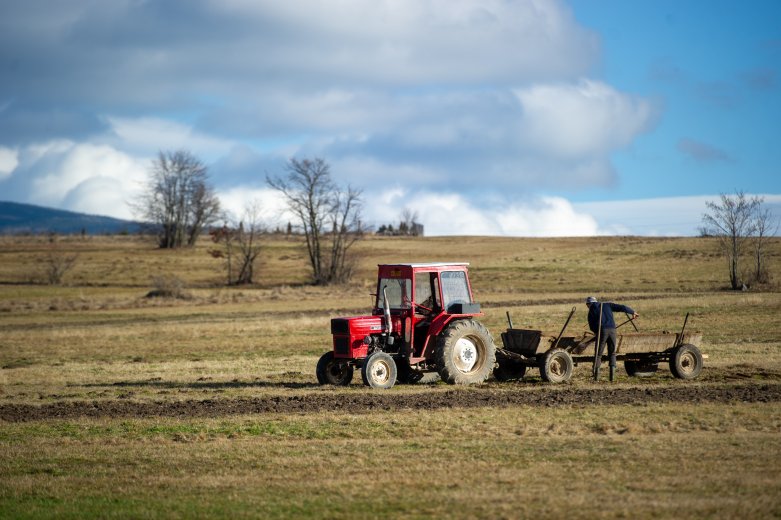Miniszter: a mezőgazdaságnak „egyetlen eurócent” sem jut, módosítani kell az országos helyreállítási terven