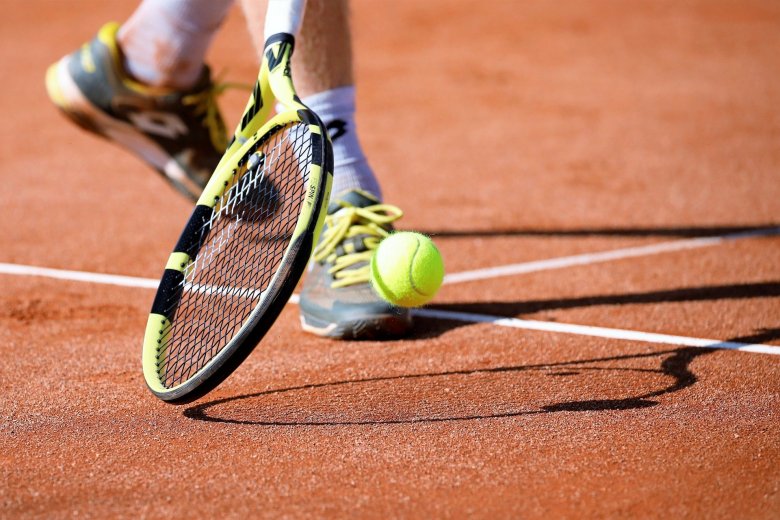 Tenisz, kerékpározás, kosárlabda és labdarúgás – hétfői sportműsor